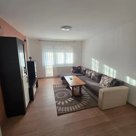 Stan Teslictrg 公寓 Teslić